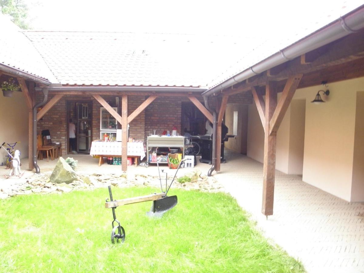 Penzion U Lisky Jarosov nad Nezarkou Exteriör bild