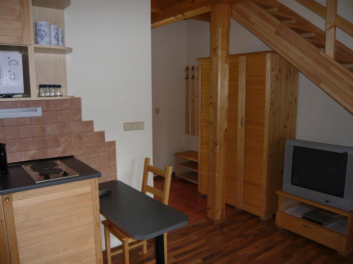 Penzion U Lisky Jarosov nad Nezarkou Rum bild