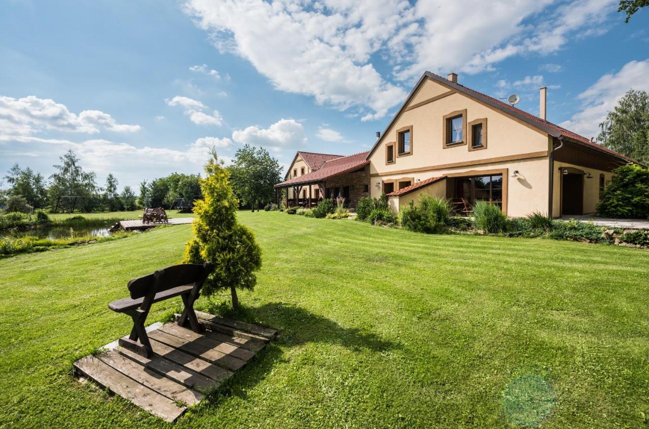 Penzion U Lisky Jarosov nad Nezarkou Exteriör bild