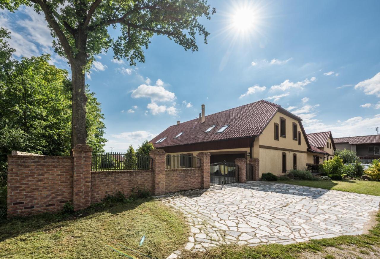 Penzion U Lisky Jarosov nad Nezarkou Exteriör bild